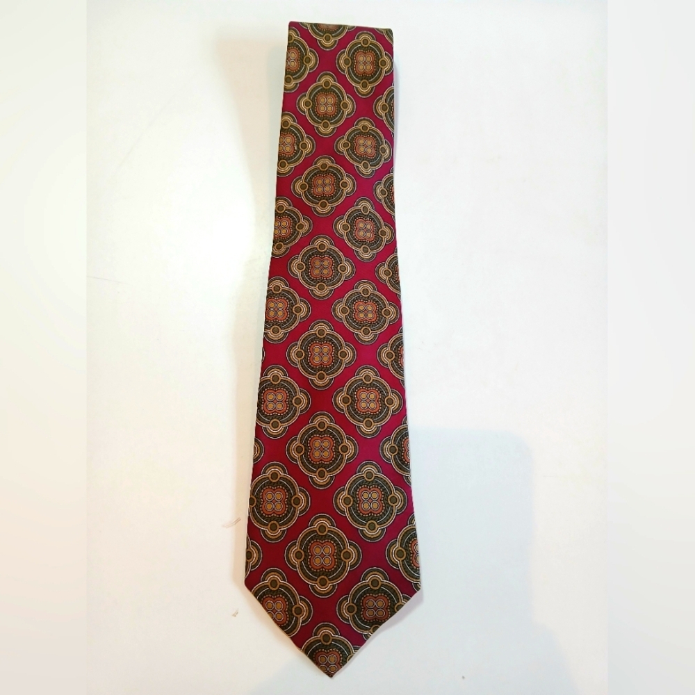Burberrys of London Elegant Red Patterned Men's Tie Silk